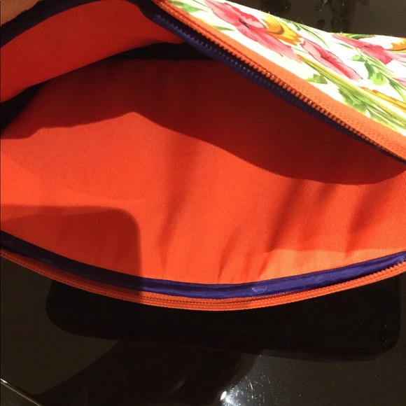 iPad case - Picture 2 of 4